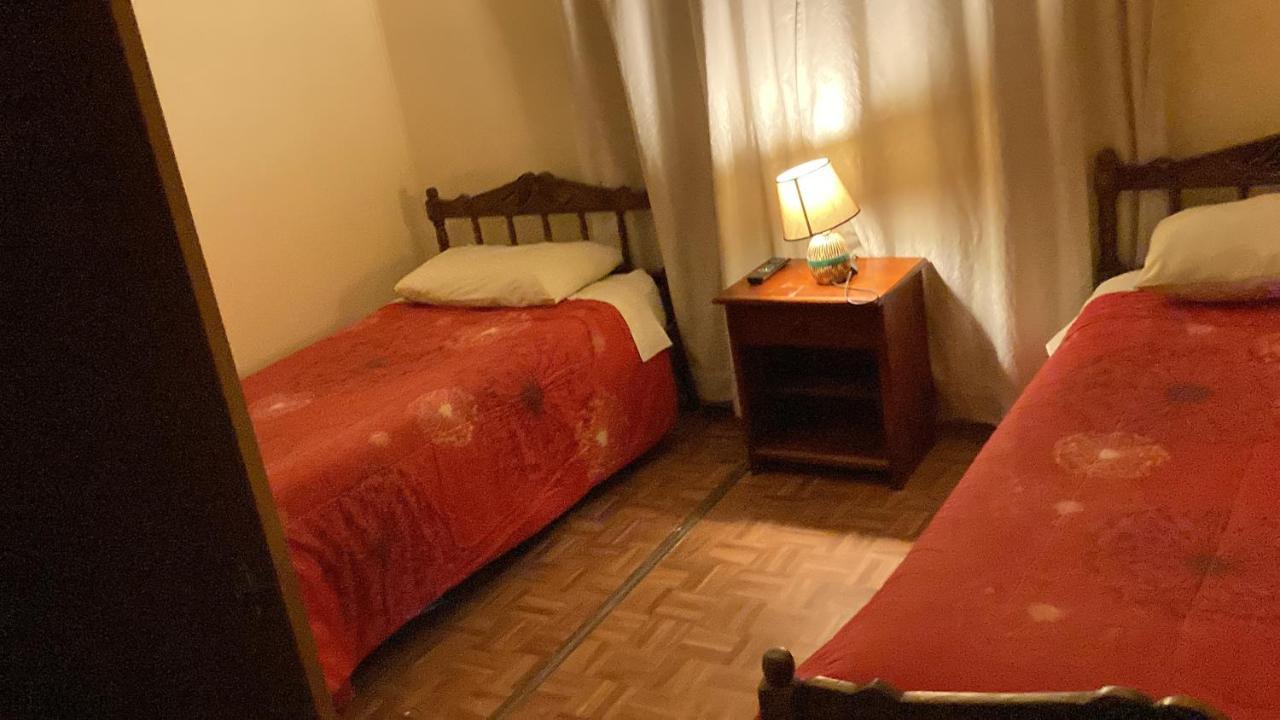 Hostal Hellen Puerto Natales Buitenkant foto